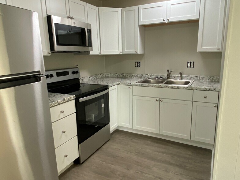 Building Photo - 2702 Dale Dr