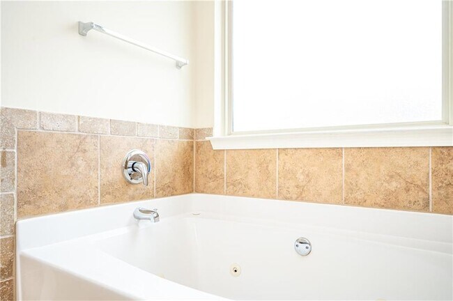Building Photo - 7761 Sylvaner Ln