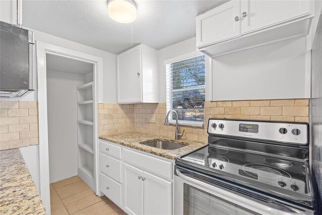 Building Photo - 203 Laguna Vista Dr