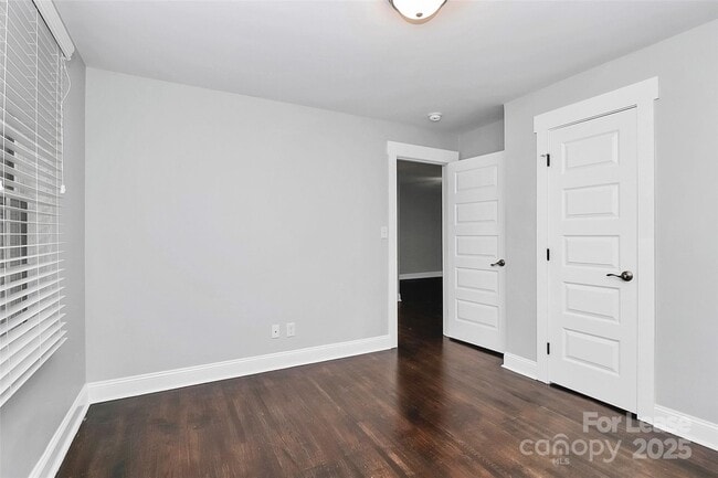 Building Photo - 1826 Merriman Ave