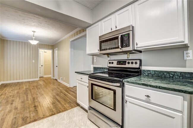 Building Photo - 2987 Belvedere Ln