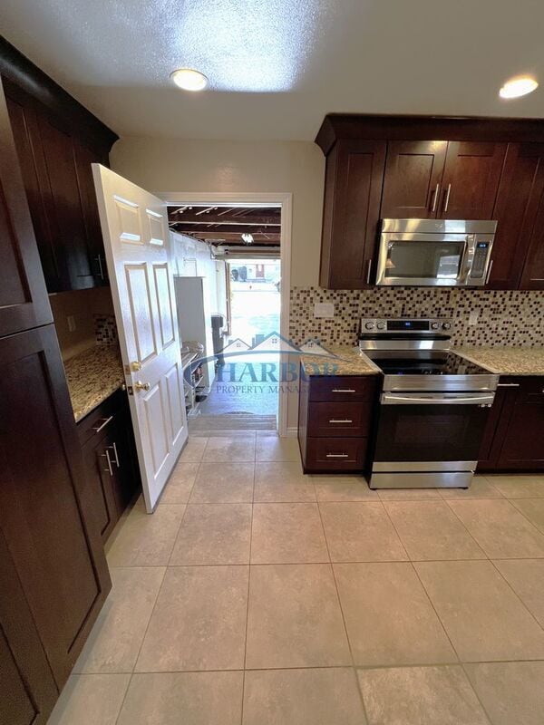 Building Photo - 227 W Cummings St