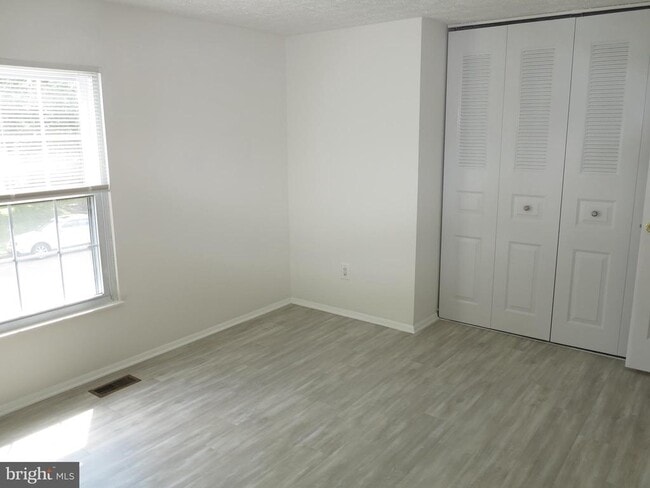 Building Photo - 8406 Woodford Ct