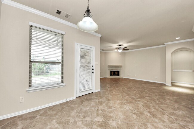 Building Photo - 12131 Cove Ridge Ln