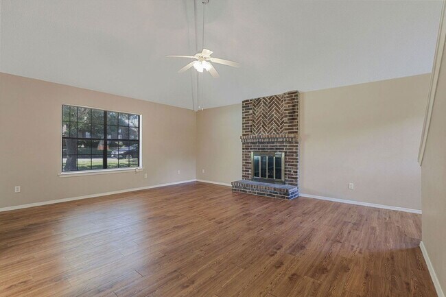 Building Photo - 4010 David Dr