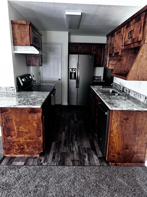 Building Photo - 815 Greenwood Dr