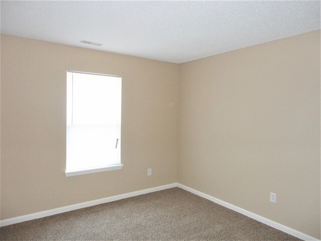 Building Photo - 9684 Thomas Ln