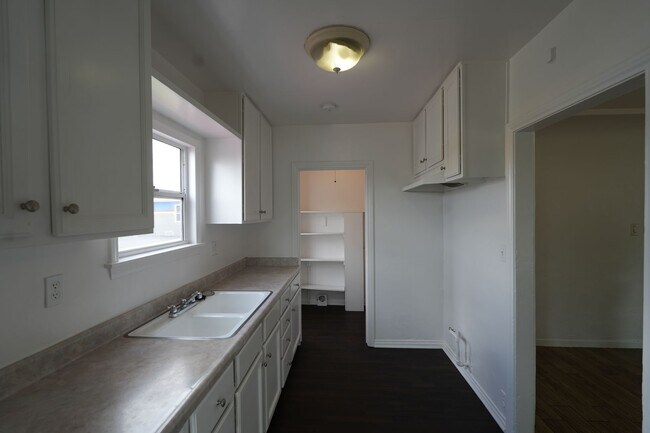 Building Photo - 917 ALAMEDA WU