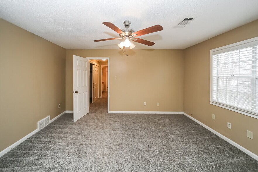 Building Photo - 952 Grouse Meadow Dr