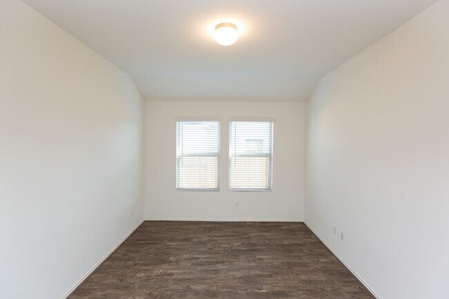 Building Photo - 1003 Honey Locust Wy