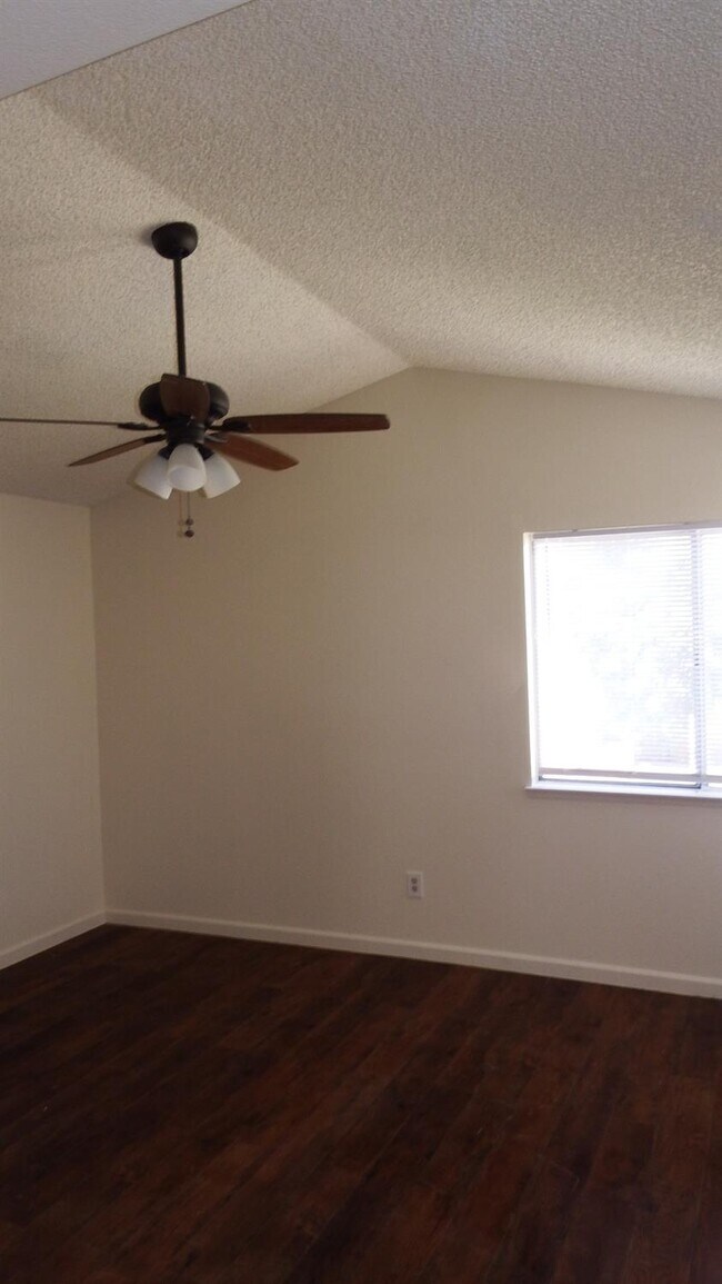 Building Photo - 7808 Walnut Grove Ct
