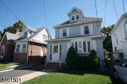 Building Photo - 834 Summit St