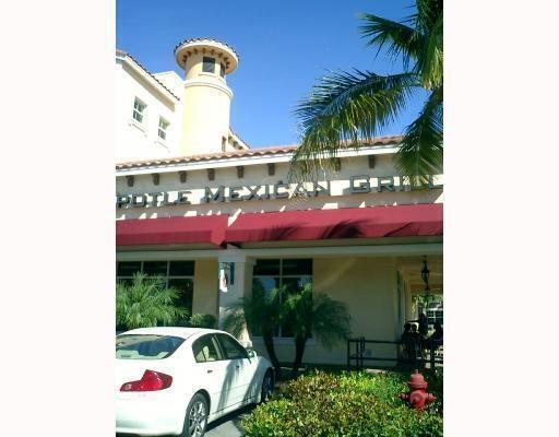 Building Photo - 2757 S Evergreen Cir