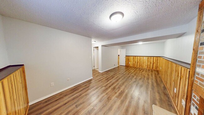 Building Photo - 2862 Chatsworth Way