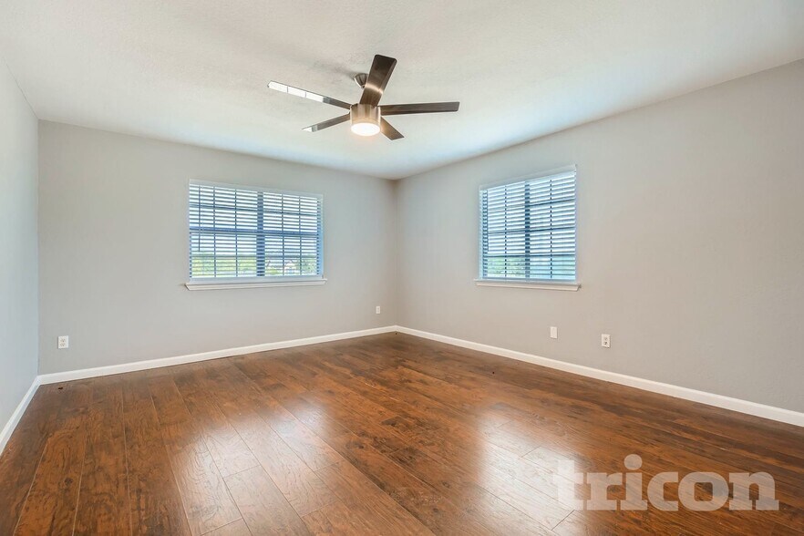 Building Photo - 306 Lakey Rd