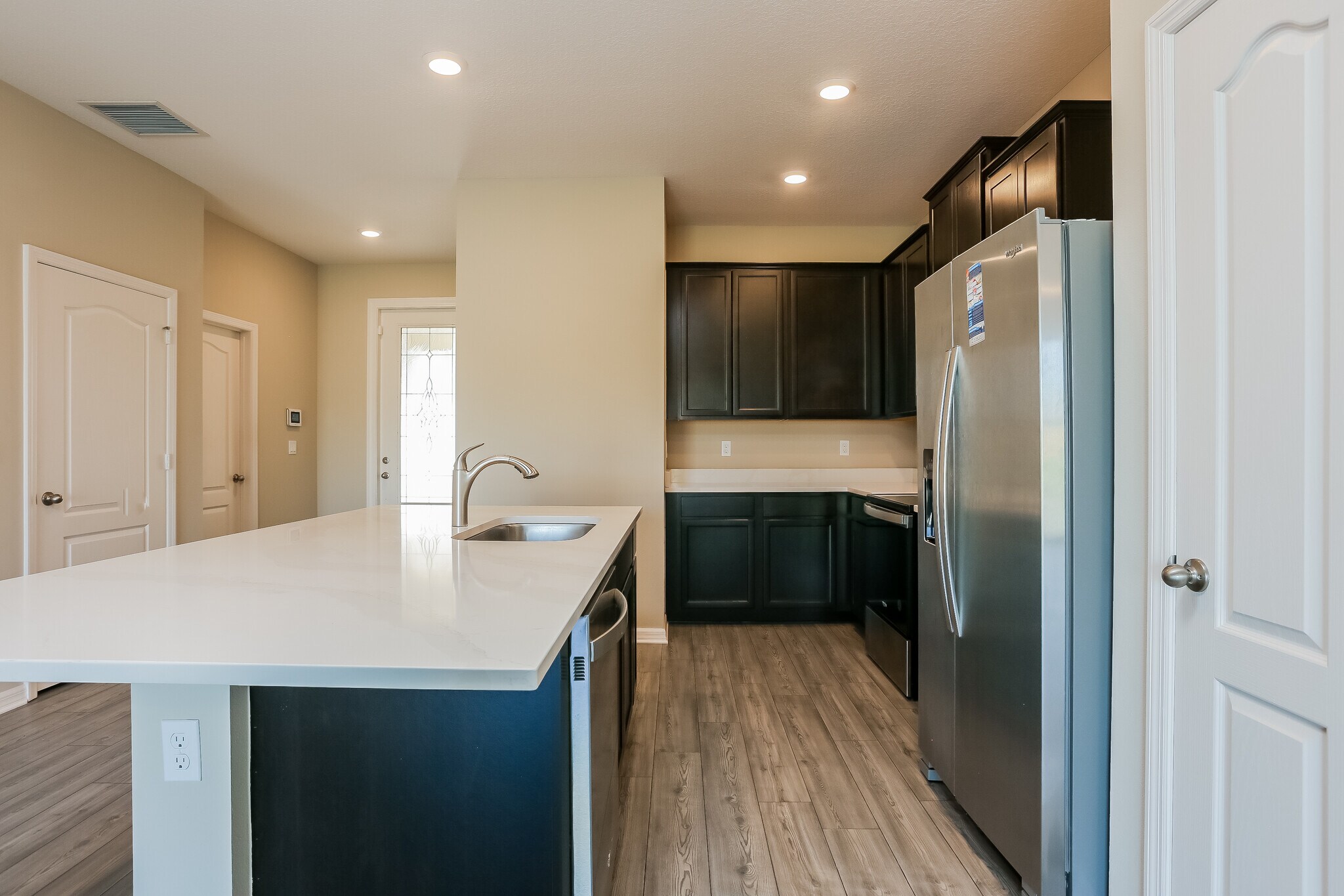 Building Photo - 1715 Party Pl