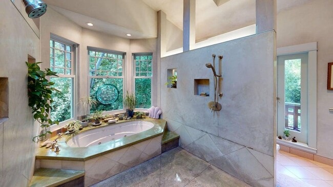 Building Photo - 76 Tamalpais-