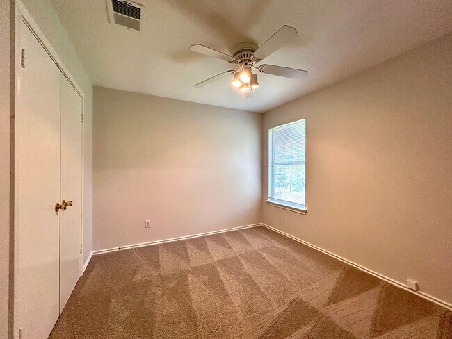 Building Photo - 8508 Apple Carrie Cove