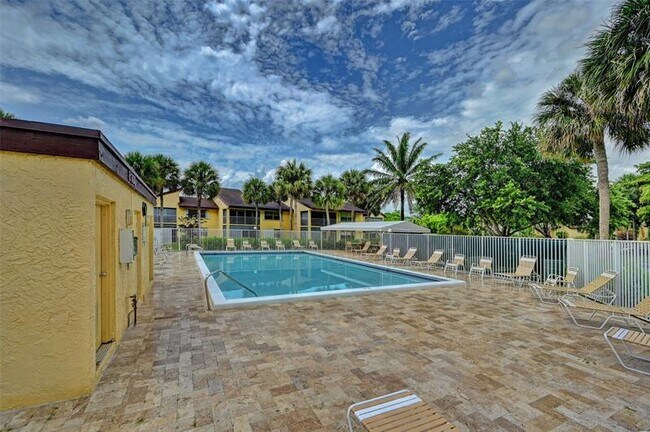 Building Photo - 8760 Azalea Ct