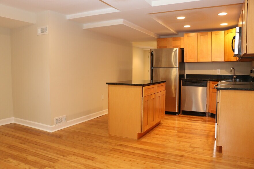 Building Photo - 1464 Newton St NW