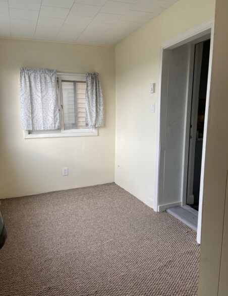 Building Photo - 74 Frankfort St