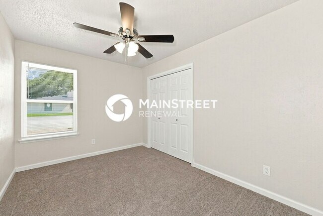 Building Photo - 4 Bedroom Pet-Friendly Home in ARLINGTON, TX with Main Street Renewal