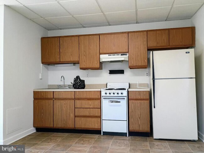 Building Photo - 543 Bridge St