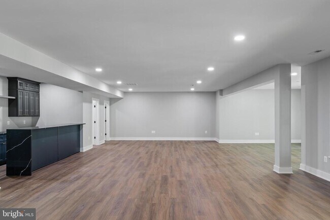 Building Photo - 11550 Henderson Rd