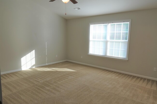 Building Photo - 1002 Whirlaway Cir