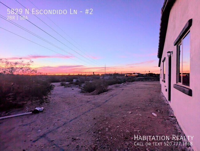 Building Photo - 5829 N Escondido Ln