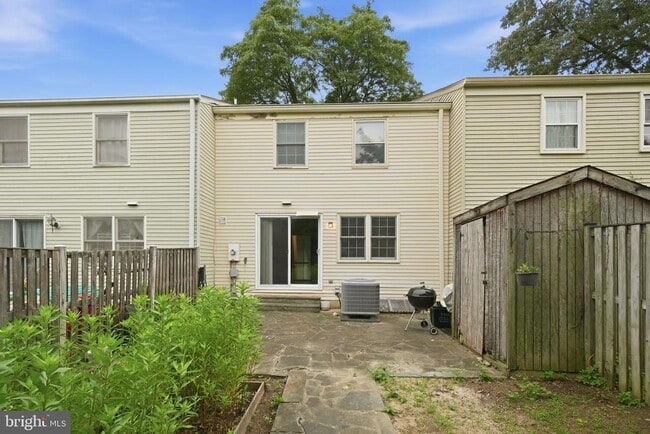 Building Photo - 9018 Jersey Dr