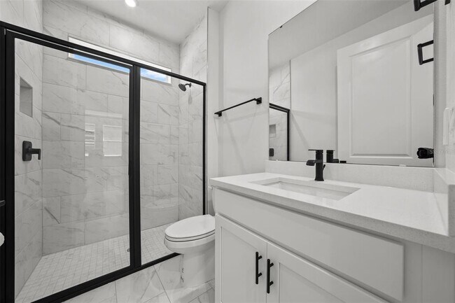 Building Photo - 3778 Maxwell Park Dr