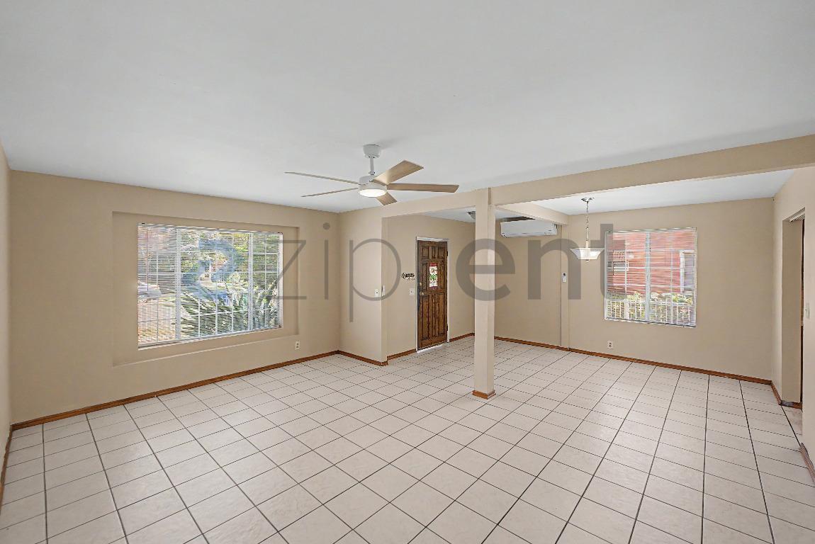 Building Photo - Unit