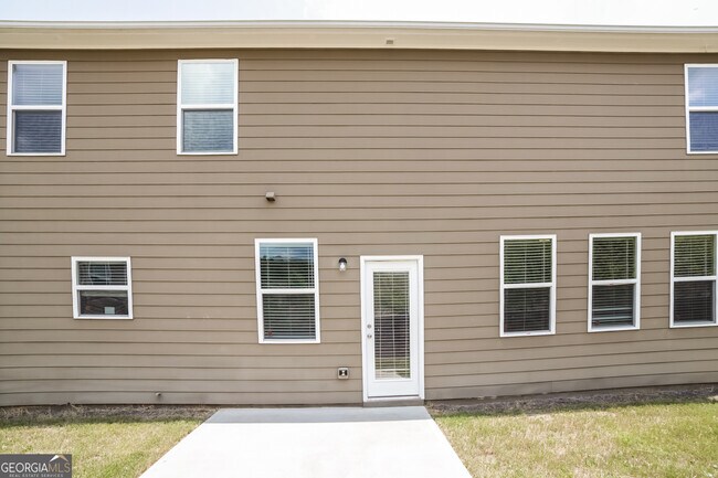 Building Photo - 206 West Bridge Park