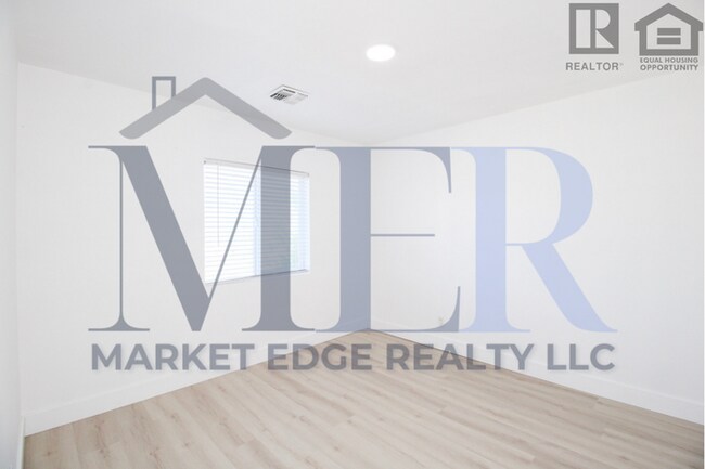 Building Photo - 4Bed/2Bath Home at Indian School/15th Ave!...