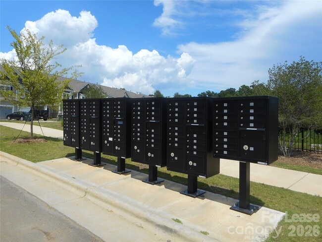 Building Photo - 8731 Harris Lake Ln