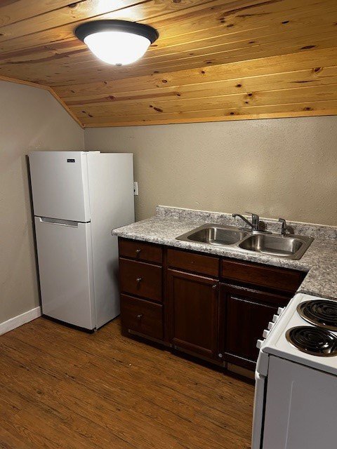 Building Photo - 1020 Rosewood St