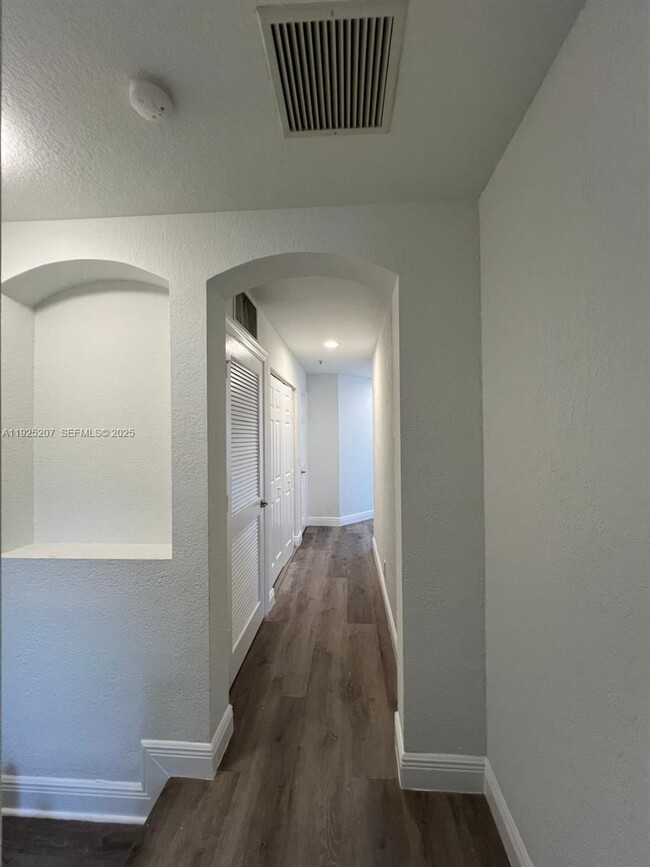 Building Photo - 22 SW 6th Ct