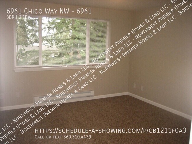 Building Photo - Chico Way Townhouse