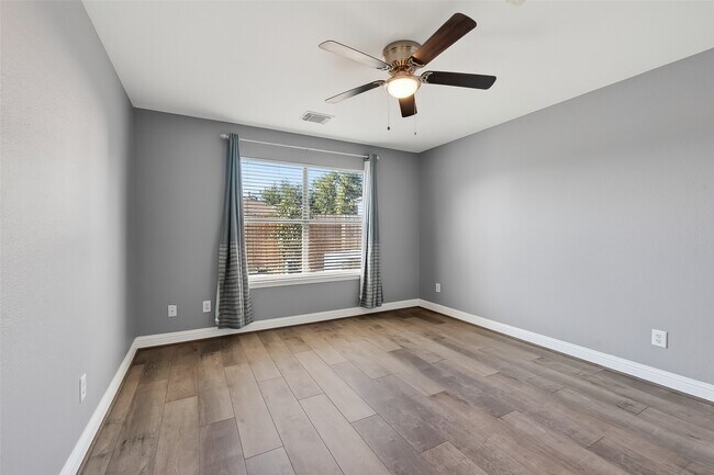 Building Photo - 29603 Golden Vines Ln