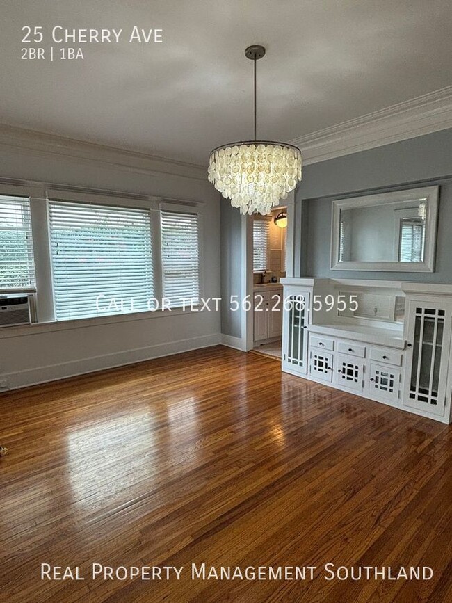 Building Photo - Beautiful 2 Bedroom 1 Bath available now i...