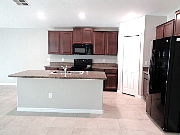 Building Photo - 10604 Fuzzy Cattail St