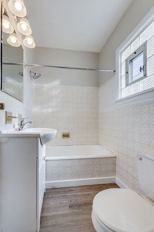 Building Photo - AVAILABLE JULY 2026 - Spacious 2 Bedroom Home w/ Fenced Yard & AC!