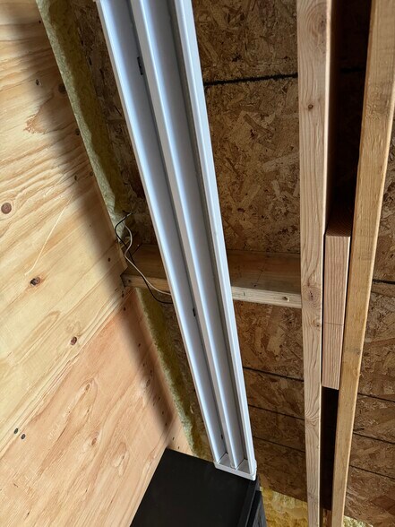 Building Photo - 11285 Charnock Rd