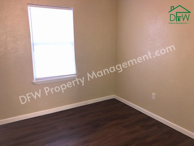 Building Photo - 2206 NW 26th St