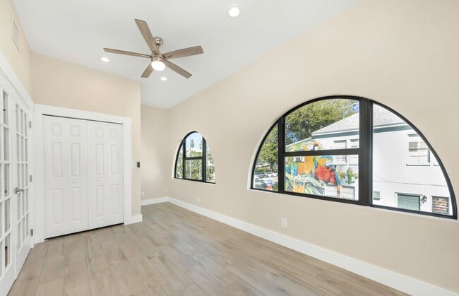 Building Photo - P201 - #9A Holiday Inn