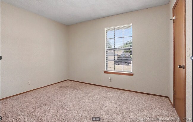Building Photo - Charming 3-Bed Jenks Home Near Tulsa Hills – Large Corner Lot!