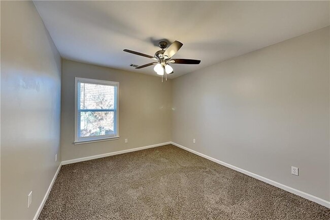 Building Photo - 40 Parkmont Ct