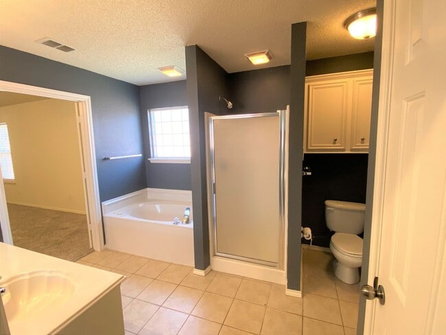 Building Photo - **BEAUTIFUL WESTCHESTER PARK HOME**