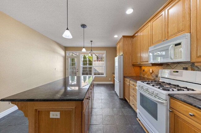 Building Photo - Beautiful Home in 55+ Community!